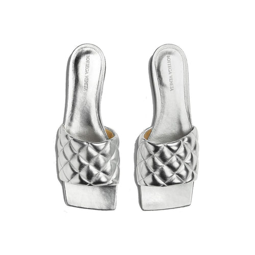 Sandales plates en cuir de veau argenté Bottega Veneta